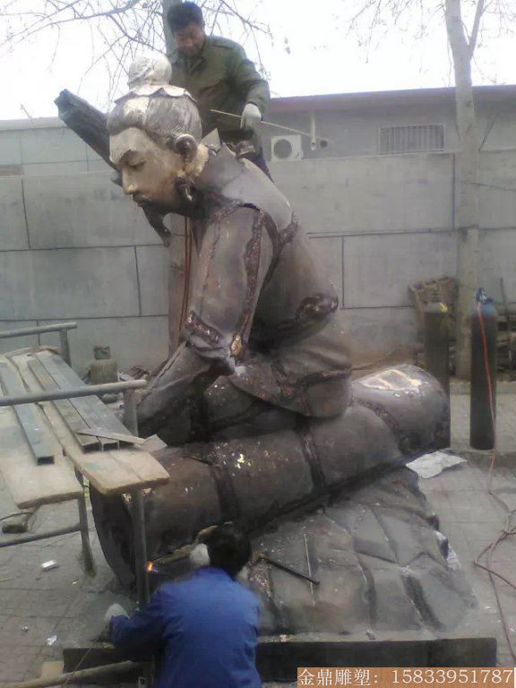 人物铜雕塑焊接